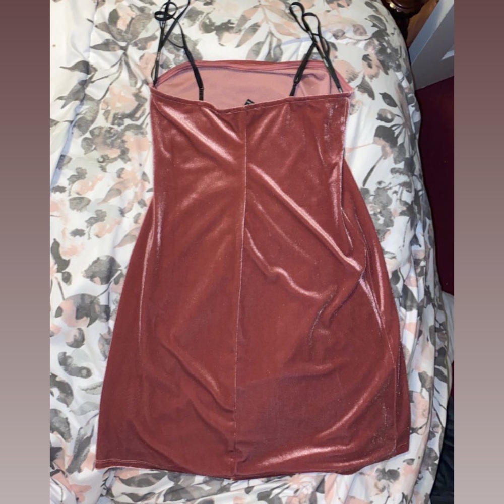 Forever 21 light maroon velvet dress - Picture 2 of 2